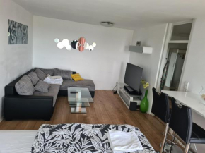 Sehr Schöne drei Zimmer Delüx Wohnung in Sindelfingen